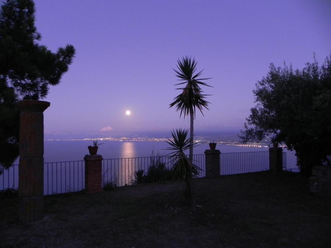 A Casa Di Peppino Villa Greco ตินดารี ภายนอก รูปภาพ